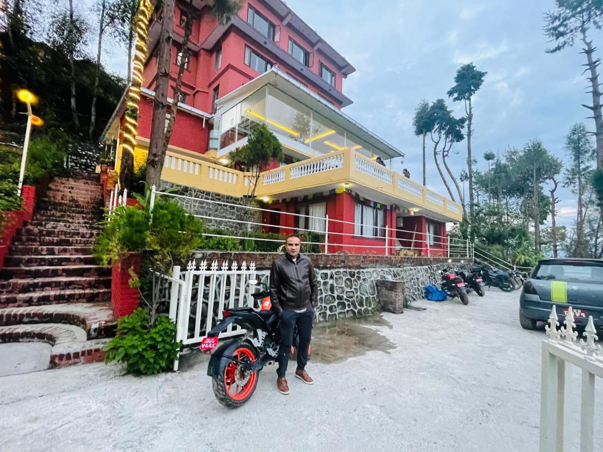 Mount Everest Hotel & Resort ナガルコット エクステリア 写真