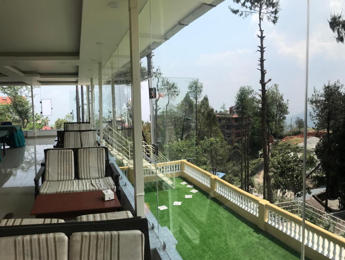 Mount Everest Hotel & Resort ナガルコット エクステリア 写真