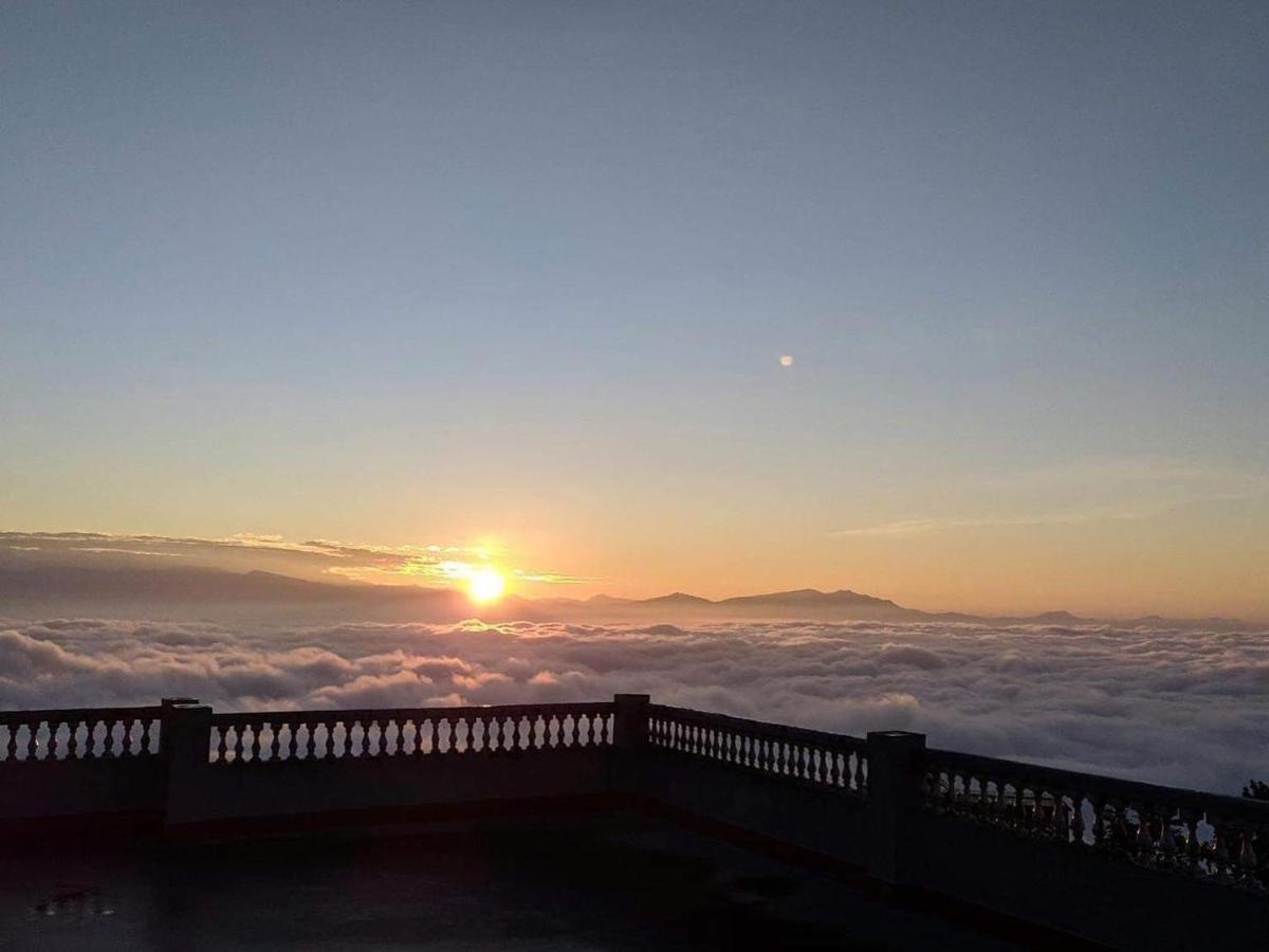 Mount Everest Hotel & Resort ナガルコット エクステリア 写真