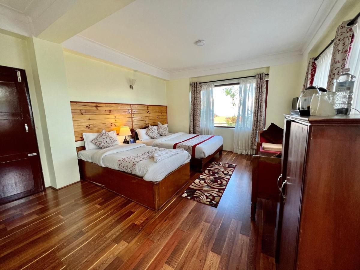 Mount Everest Hotel & Resort ナガルコット エクステリア 写真