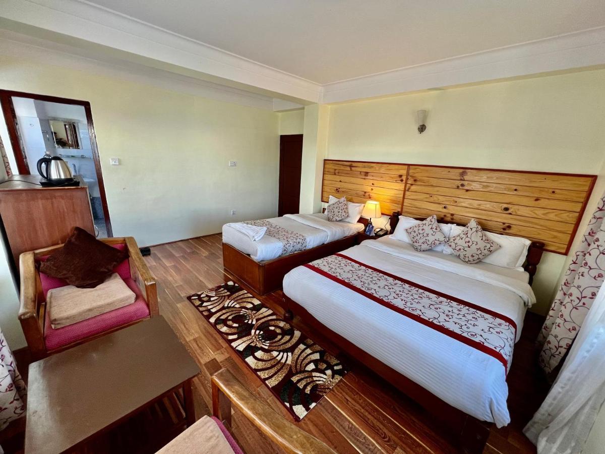 Mount Everest Hotel & Resort ナガルコット エクステリア 写真