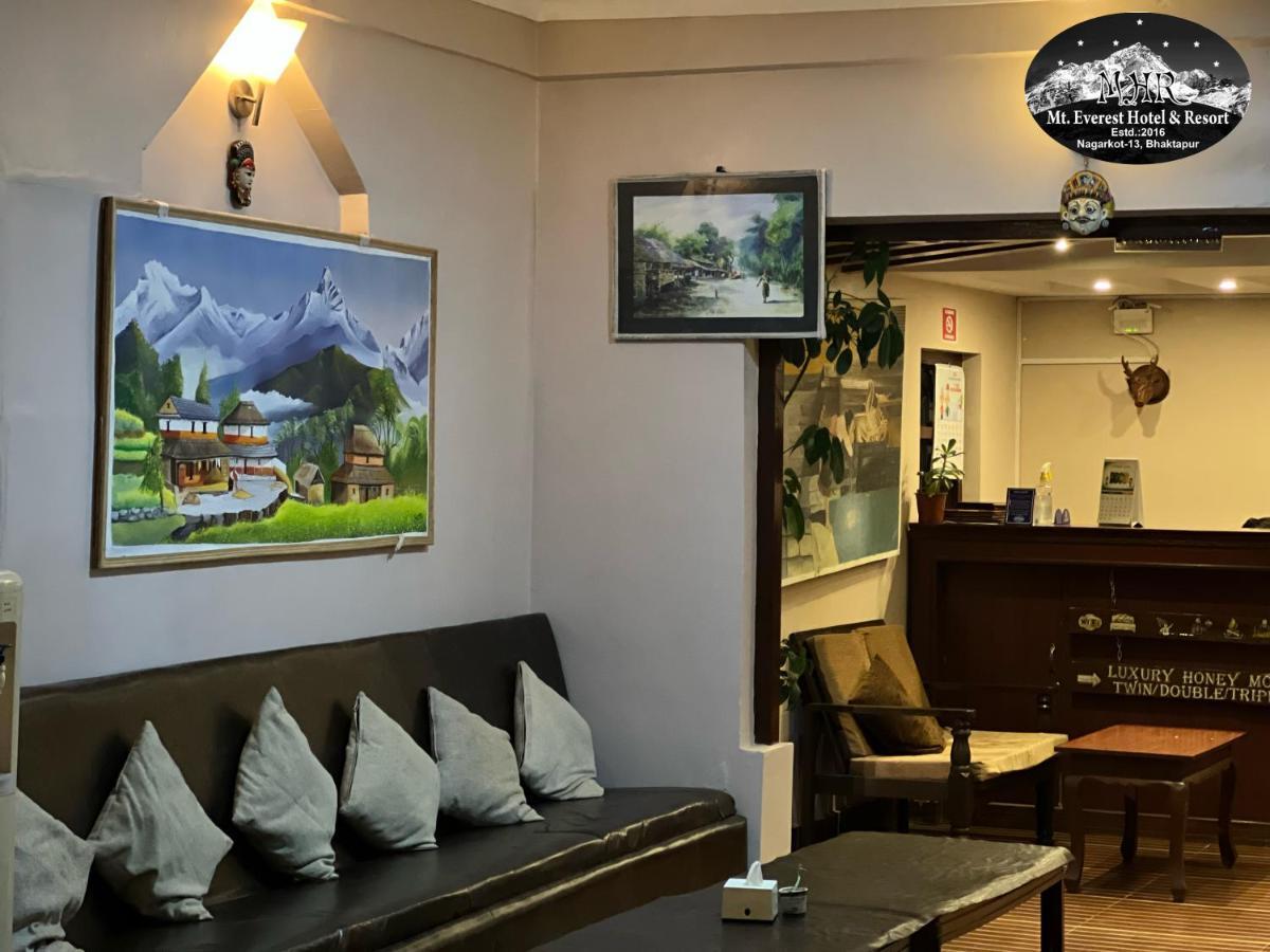Mount Everest Hotel & Resort ナガルコット エクステリア 写真