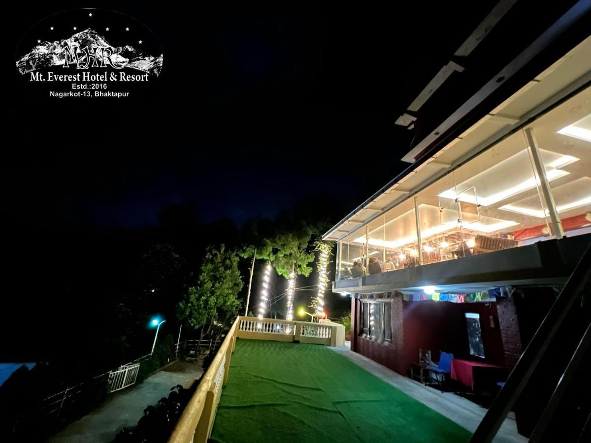 Mount Everest Hotel & Resort ナガルコット エクステリア 写真