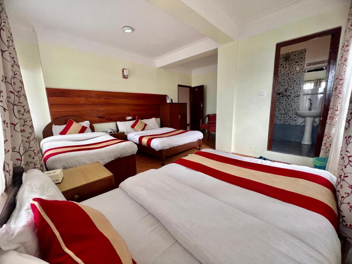 Mount Everest Hotel & Resort ナガルコット エクステリア 写真