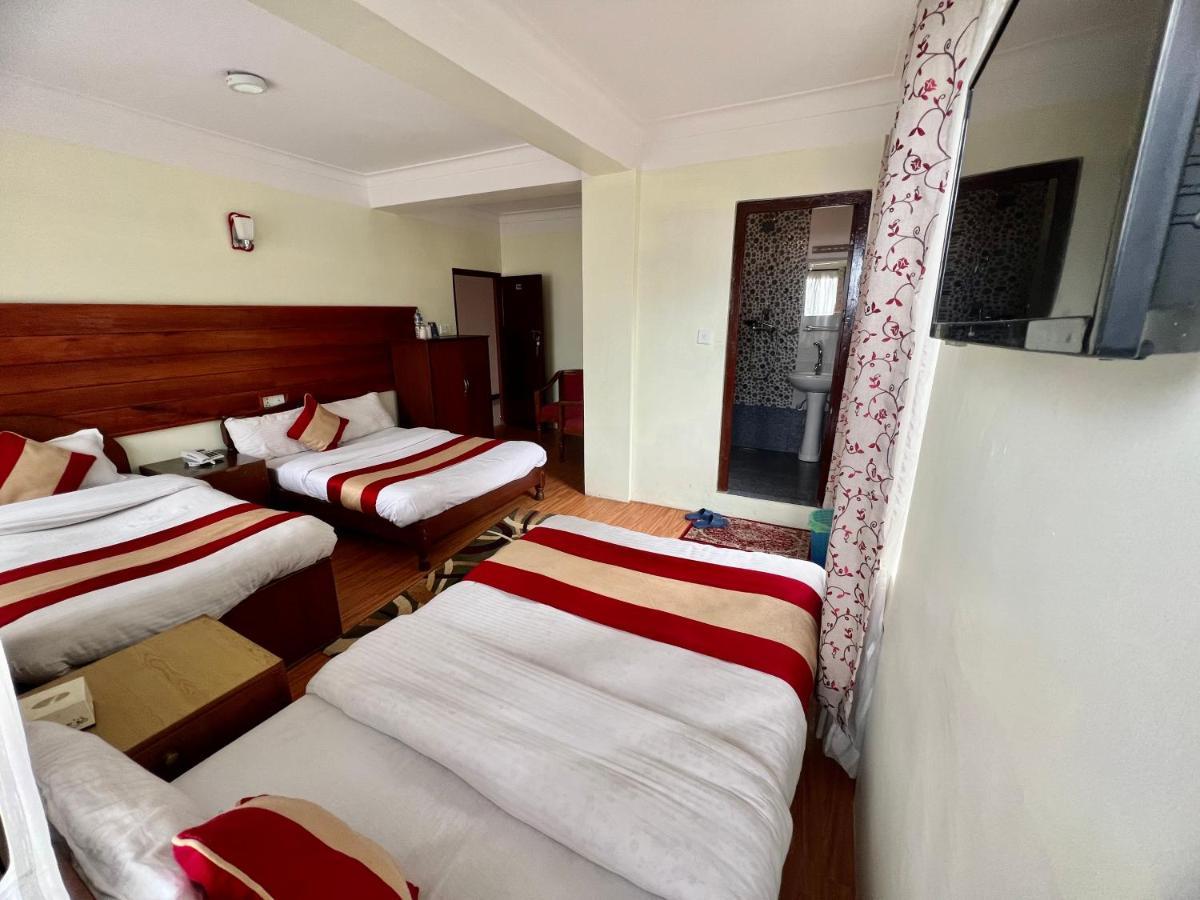 Mount Everest Hotel & Resort ナガルコット エクステリア 写真