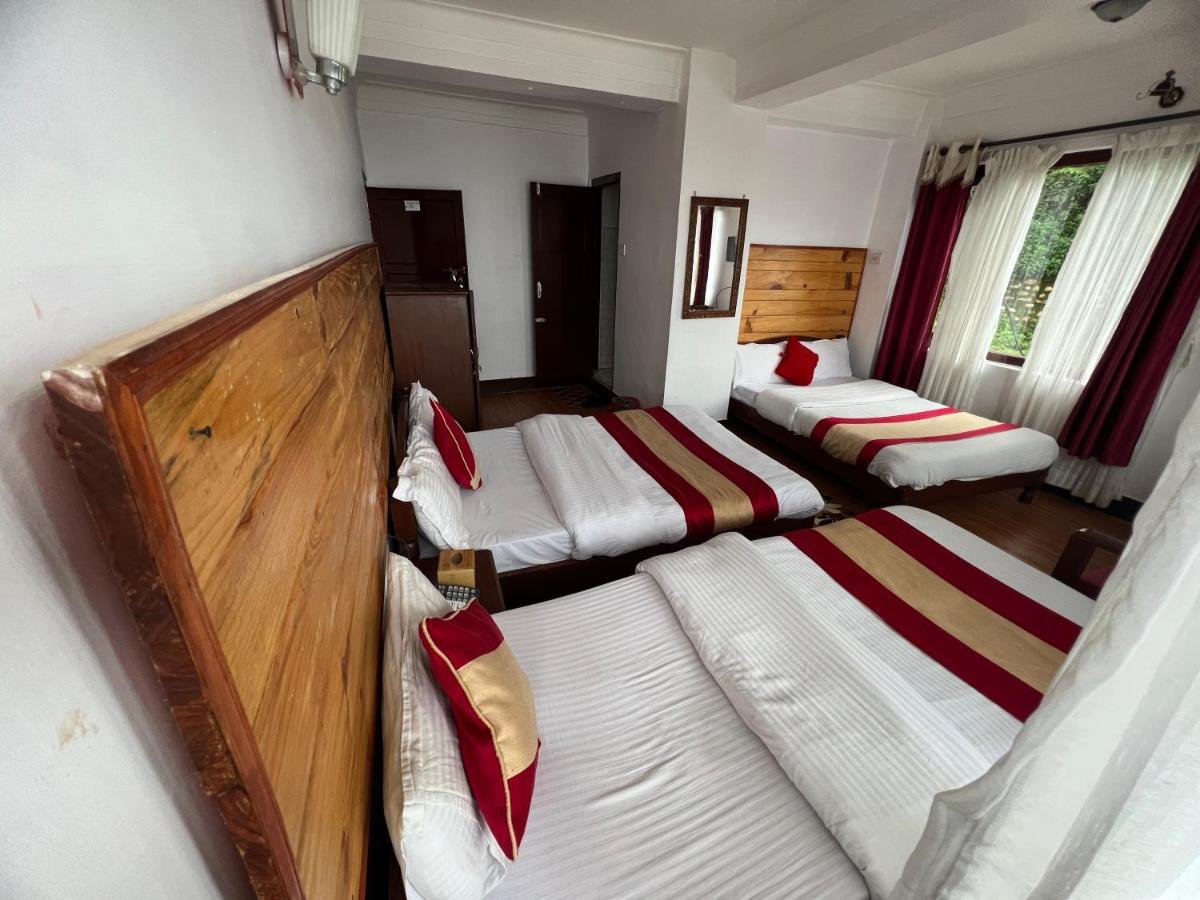 Mount Everest Hotel & Resort ナガルコット エクステリア 写真