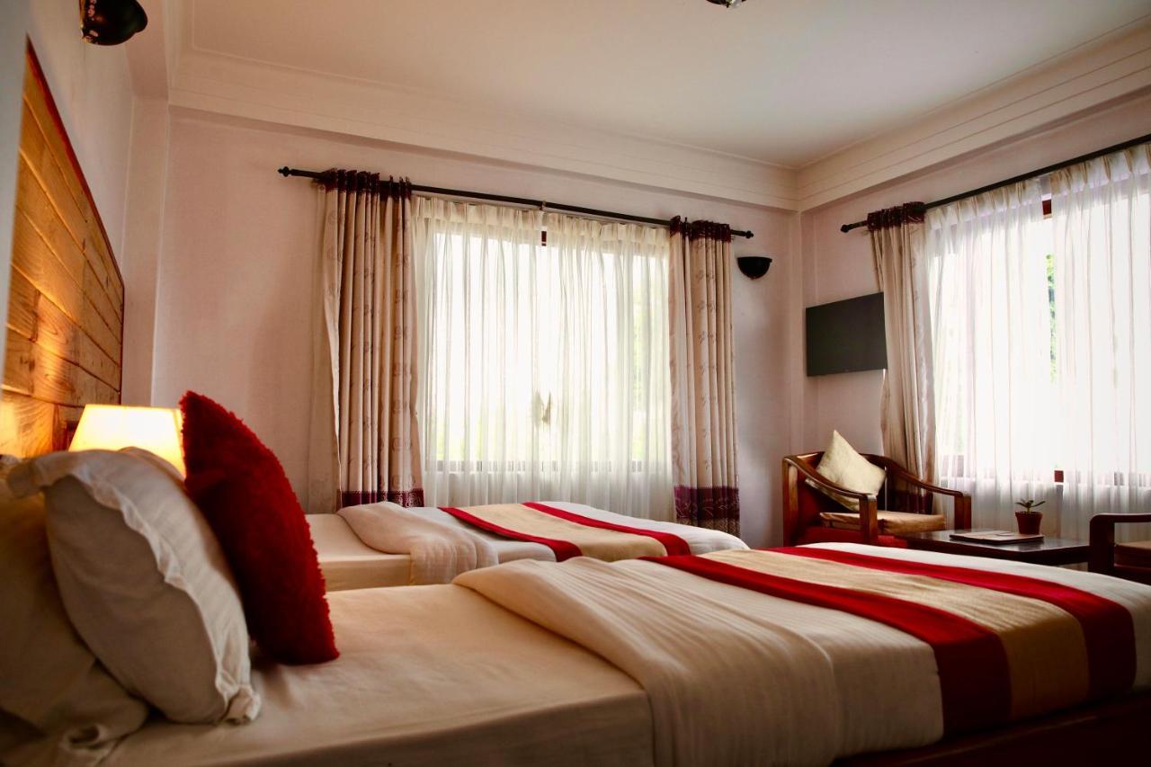 Mount Everest Hotel & Resort ナガルコット エクステリア 写真