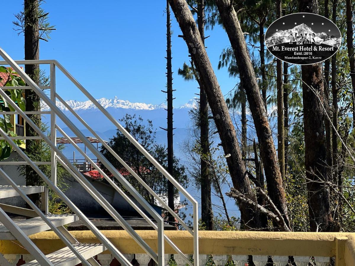 Mount Everest Hotel & Resort ナガルコット エクステリア 写真