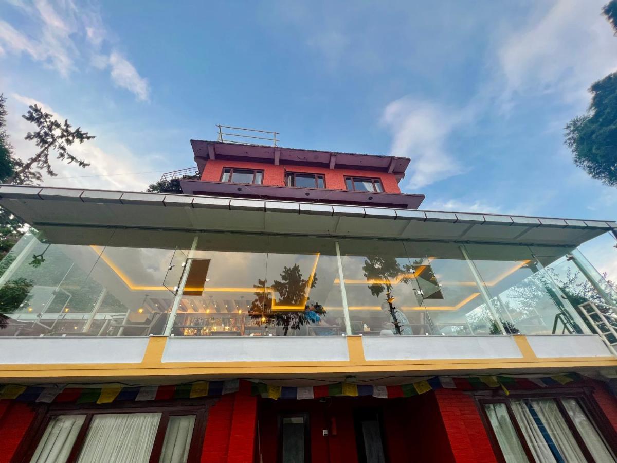 Mount Everest Hotel & Resort ナガルコット エクステリア 写真