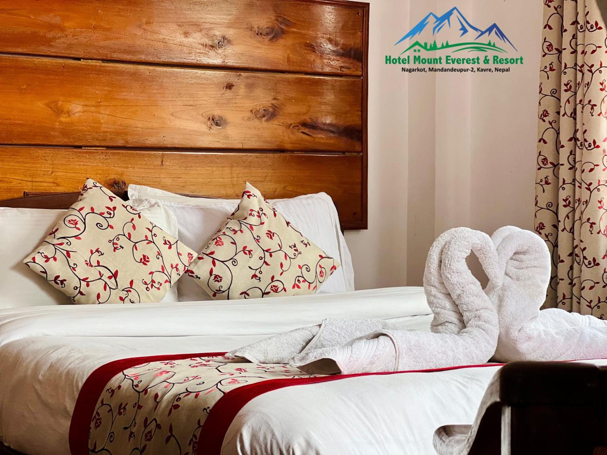 Mount Everest Hotel & Resort ナガルコット エクステリア 写真