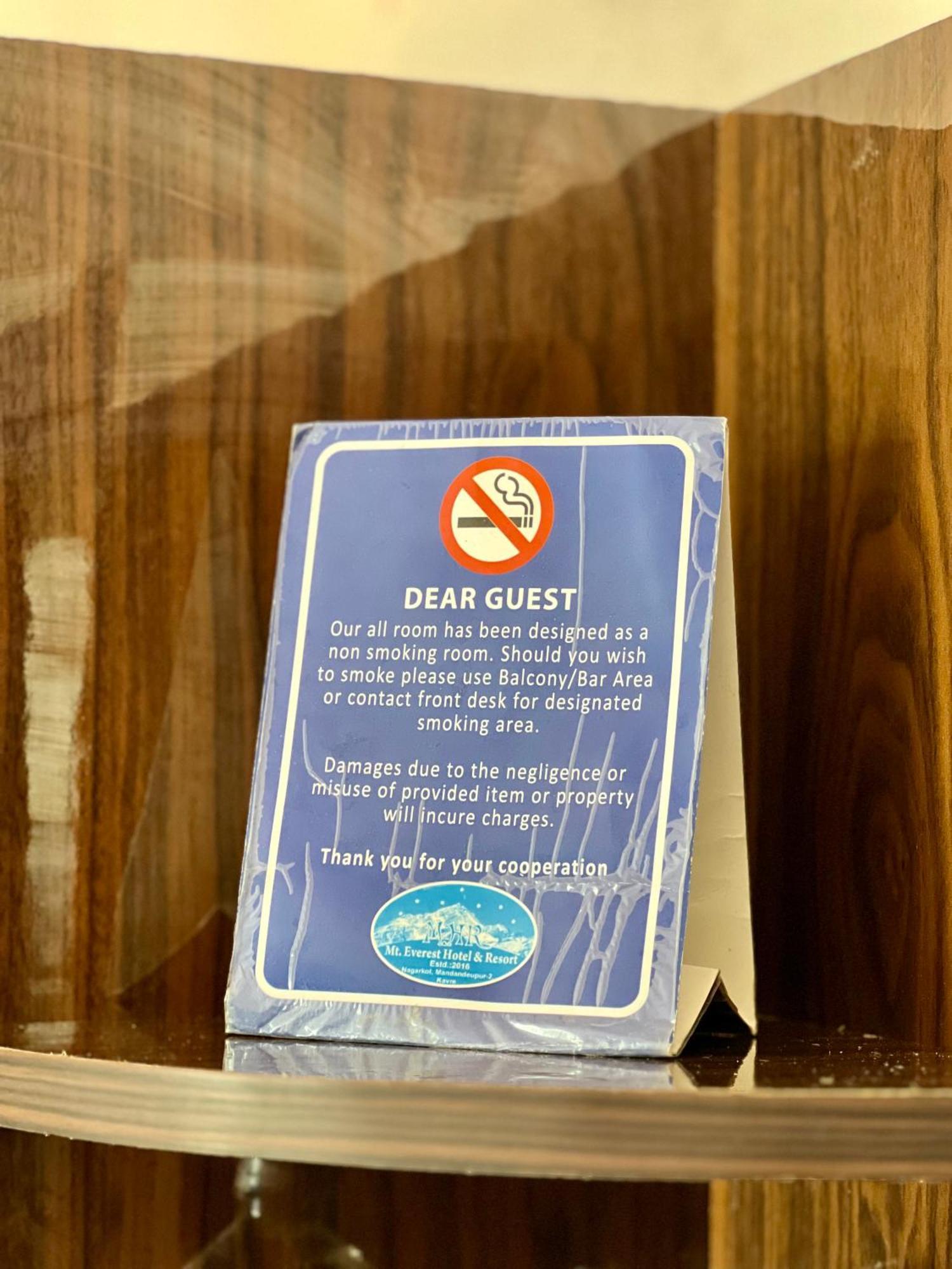 Mount Everest Hotel & Resort ナガルコット エクステリア 写真